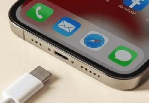 昆都仑苹果15维修分享iPhone15改USB-C接口后能和安卓用户互借充电器吗 